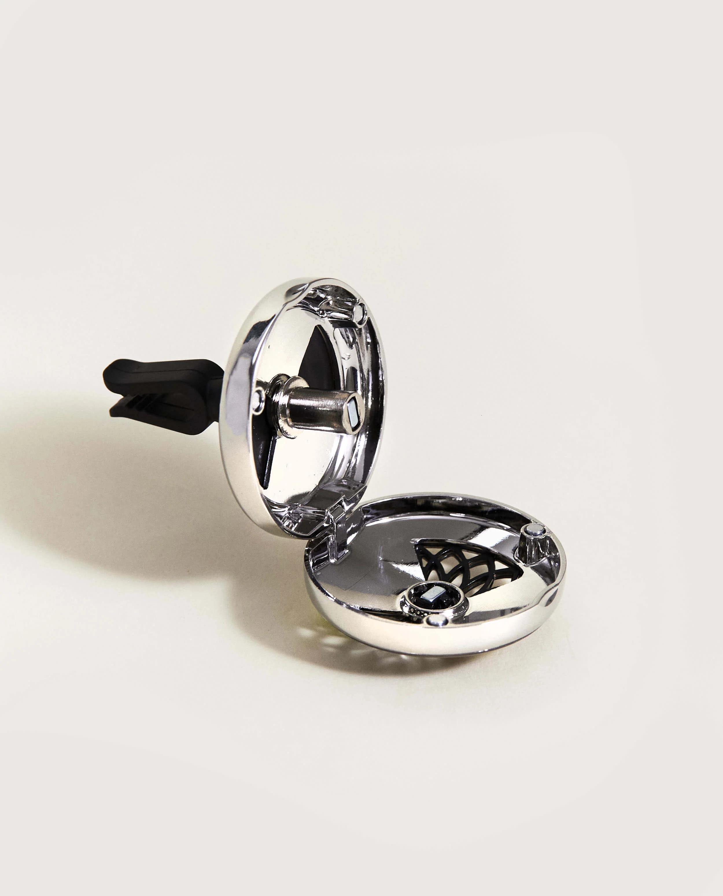 Flower Technical Car Diffuser - Image 4