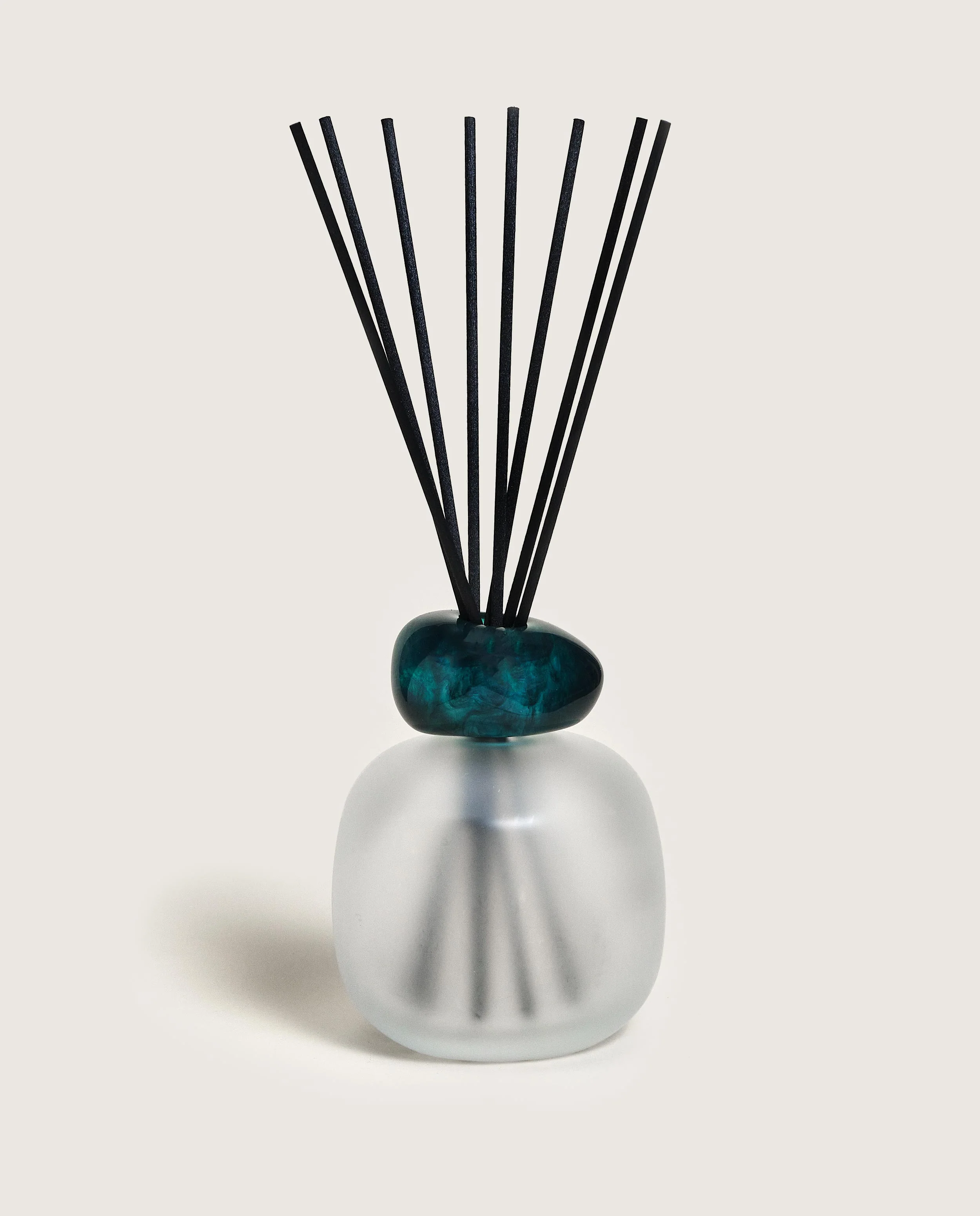 Mineral Frosted/Emerald Reed Diffuser Gift Set with Bleu Séduction - Image 3
