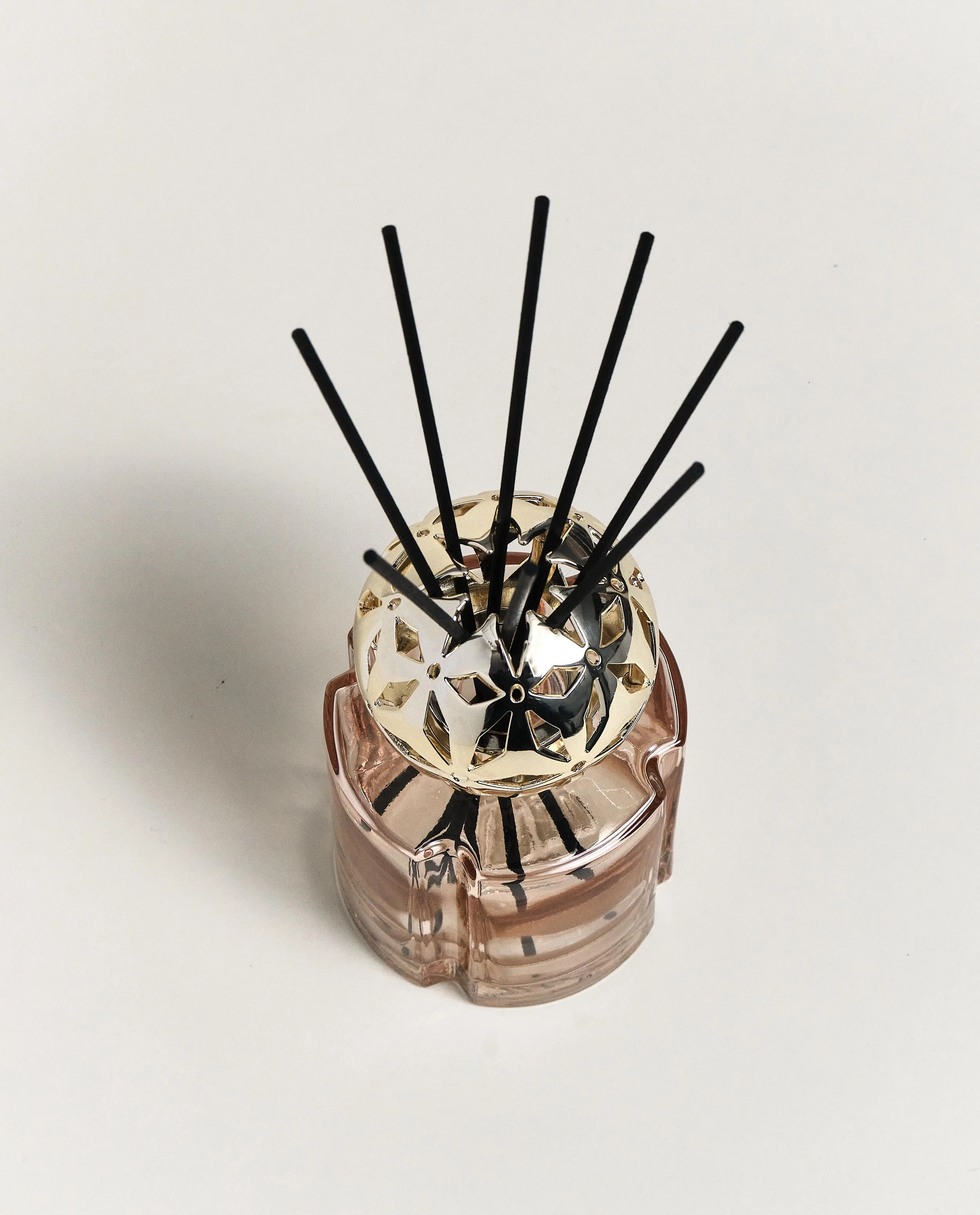 Pomelis Beige Reed Diffuser Gift Set with Vanilla Magnificence - Image 5