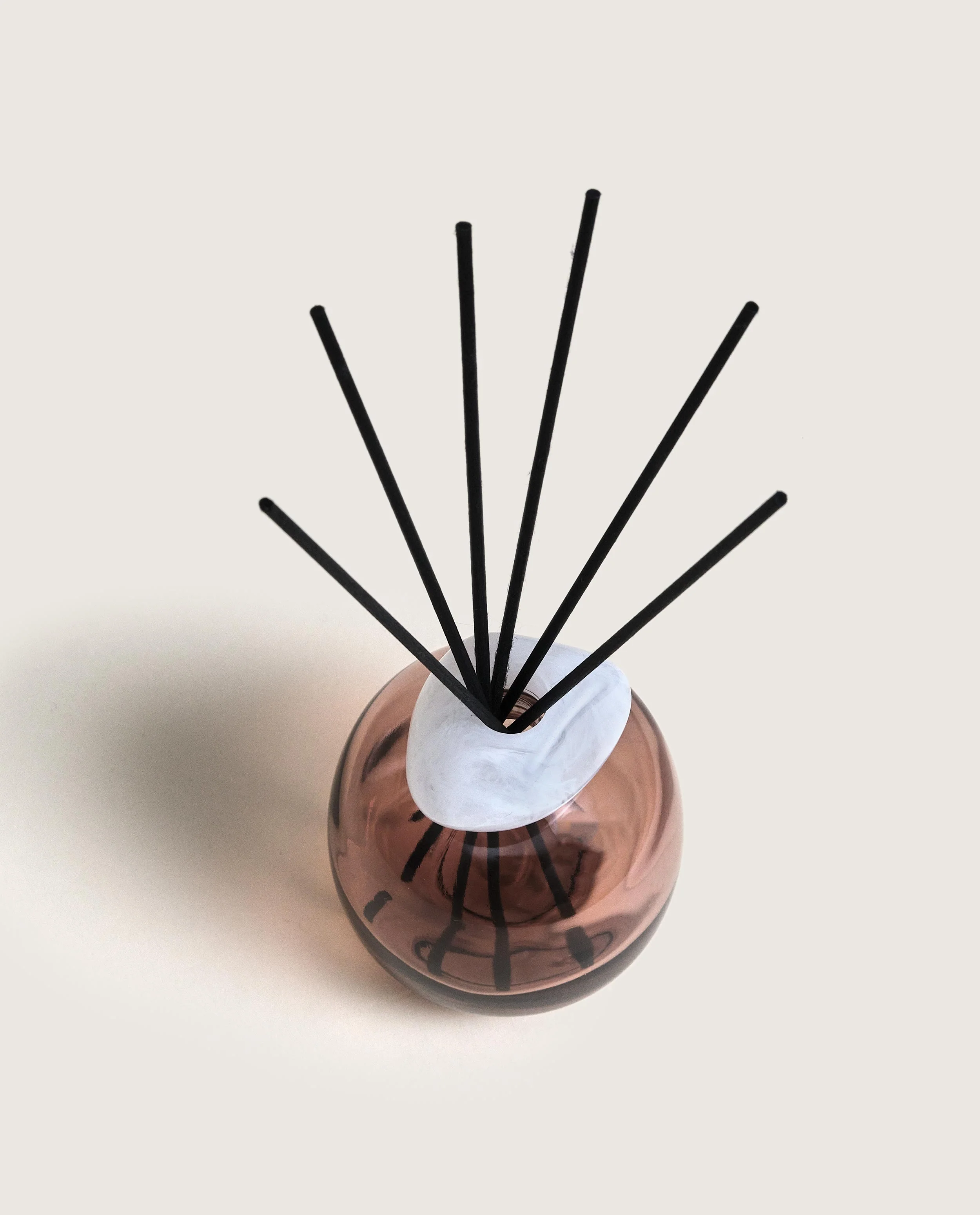 Mineral Burnt Sienna/White Reed Diffuser Gift Set with Lady Flower - Image 3