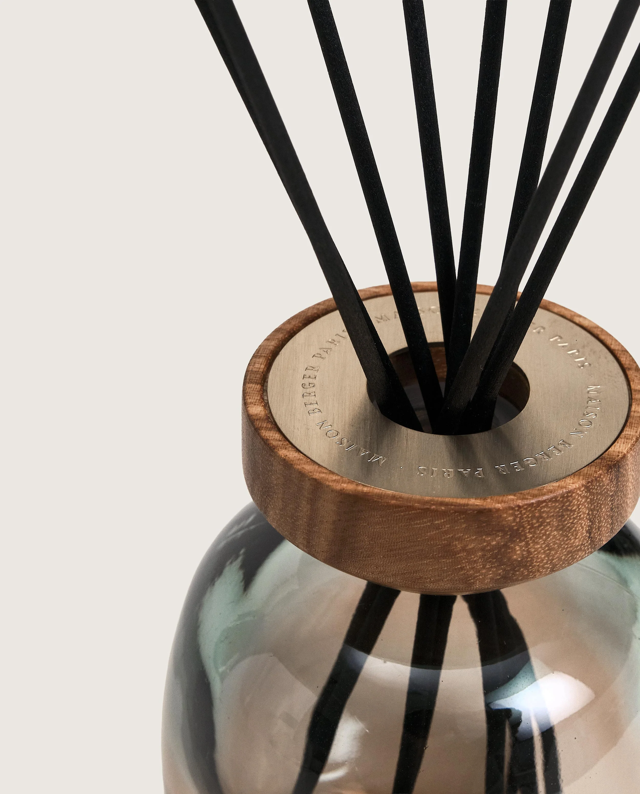 Wood Green/Plum Reed Diffuser with Zest of Verbena - Image 3